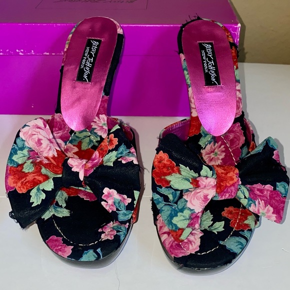 New Betsey Johnson floral mule heels - Picture 2 of 12